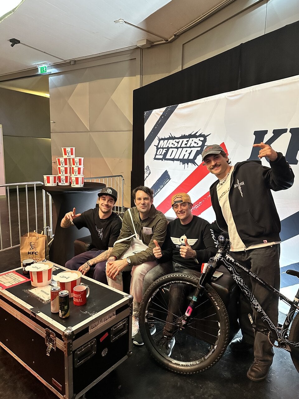 Ganz nah dran: Dank KFC konnten Fans ihre Freestyle-Helden persönlich treffen! 