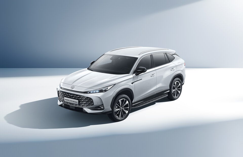 MG HS PHEV+: Plug-in-Hybrid schafft 100 Elektro-Kilometer