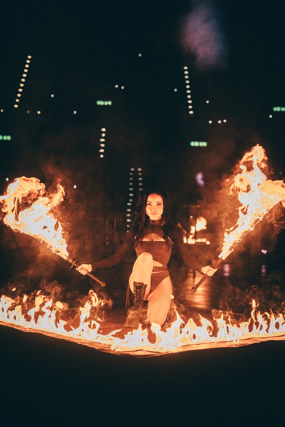 Feuer, Jumps und cooler Sound mit Zweirädern