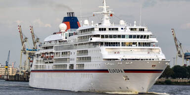 Deutscher Multi-Million&auml;r st&uuml;rzt von  'MS Europa'