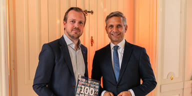 Kopie von oe24-Chefredakteur Niki Fellner mit Wirtschaftsminister Wolfgang Hattmannsdorfer (ÖVP).