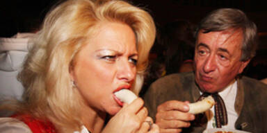 Lugner und seine Neue absolvierten ersten Auftritt