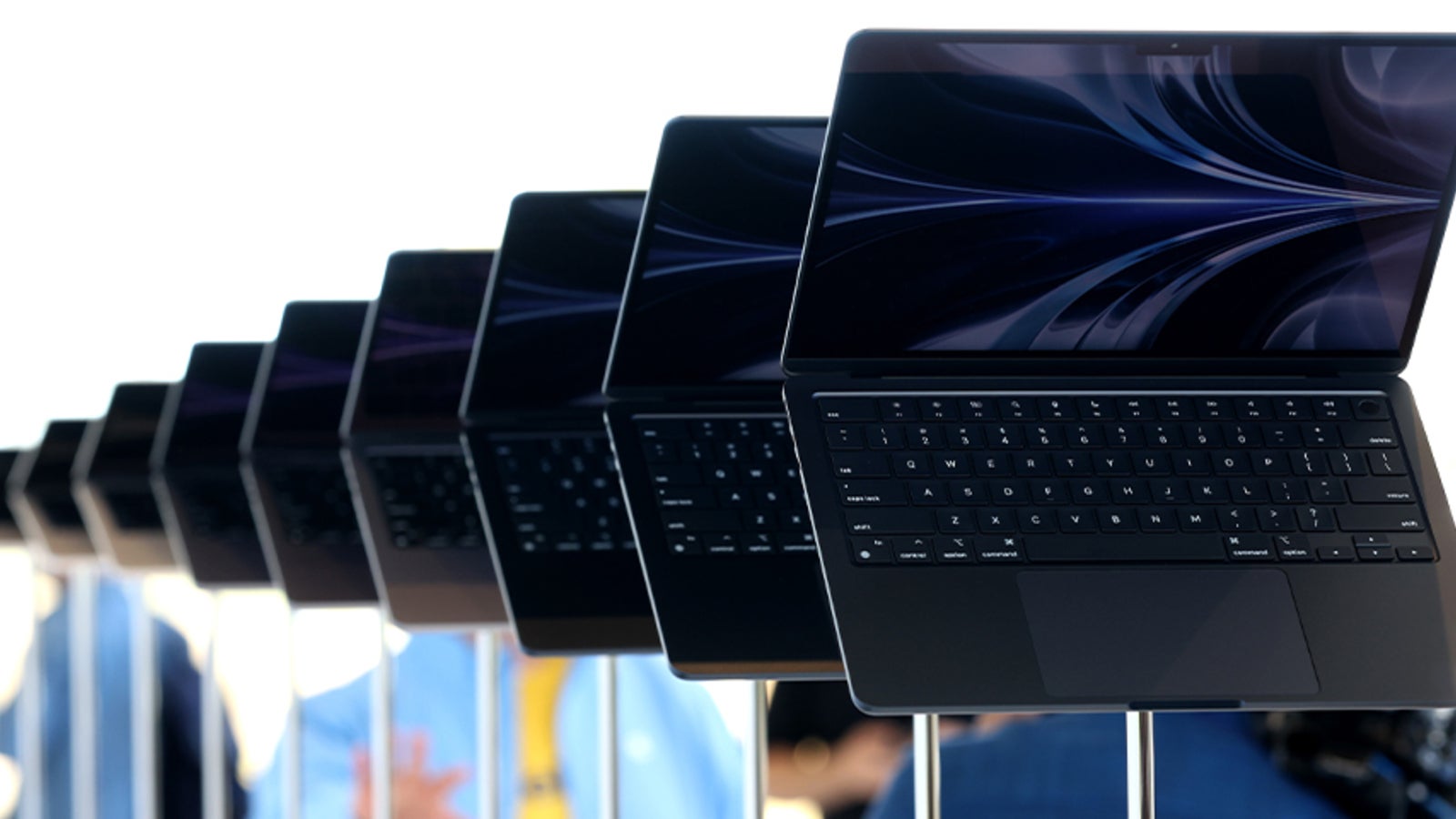 Mit iPhone-Chip: Apple bringt neues MacBook für unter 1000 Euro raus ...