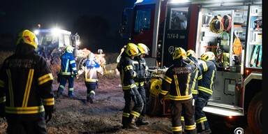 Mann bis Oberarm in Maschine eingeklemmt