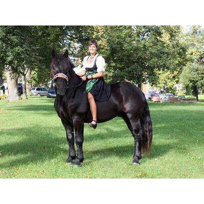 Voten Sie für das schönste Dirndl 