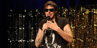 Marco Pogo: Kabarett-Premiere mit mehr Politik als Bier