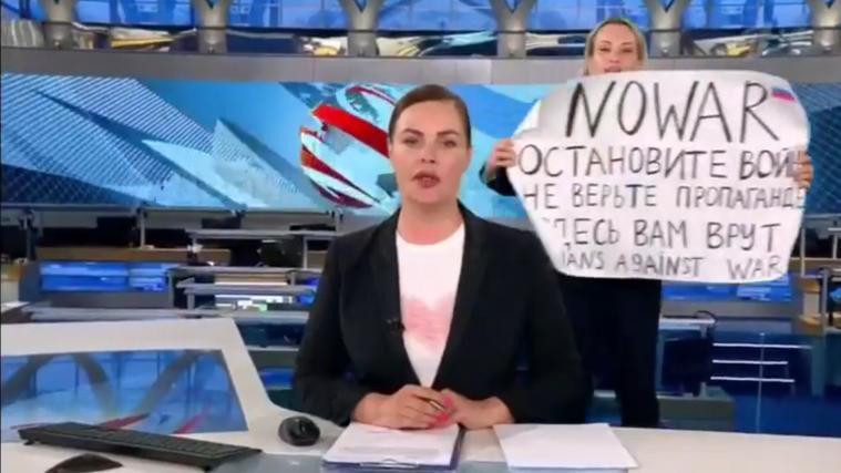 Marina Owsjannikowa: Heldin der Wahrheit