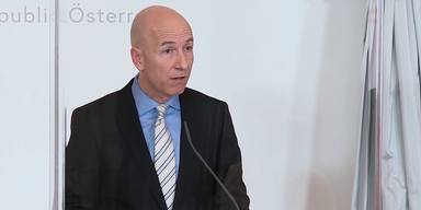 Martin Kocher (2).png