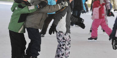 Massen-Ansturm: Salzburg schlie&szlig;t Eislaufplatz | Viel zu voll