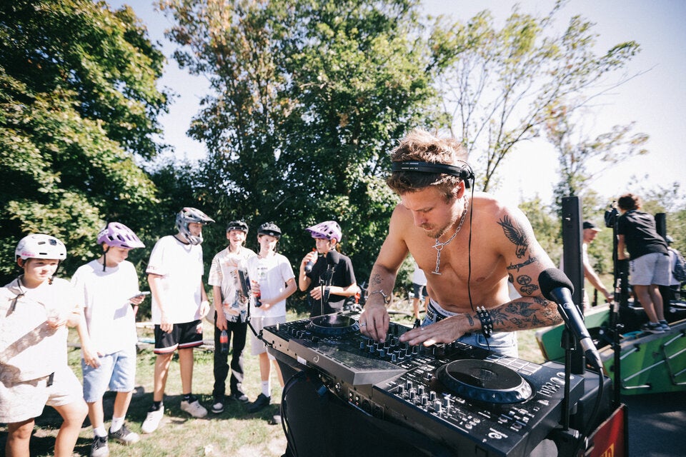 Nina Proll und Co. gaben beim Masters Of Dirt Sommerfest Gas