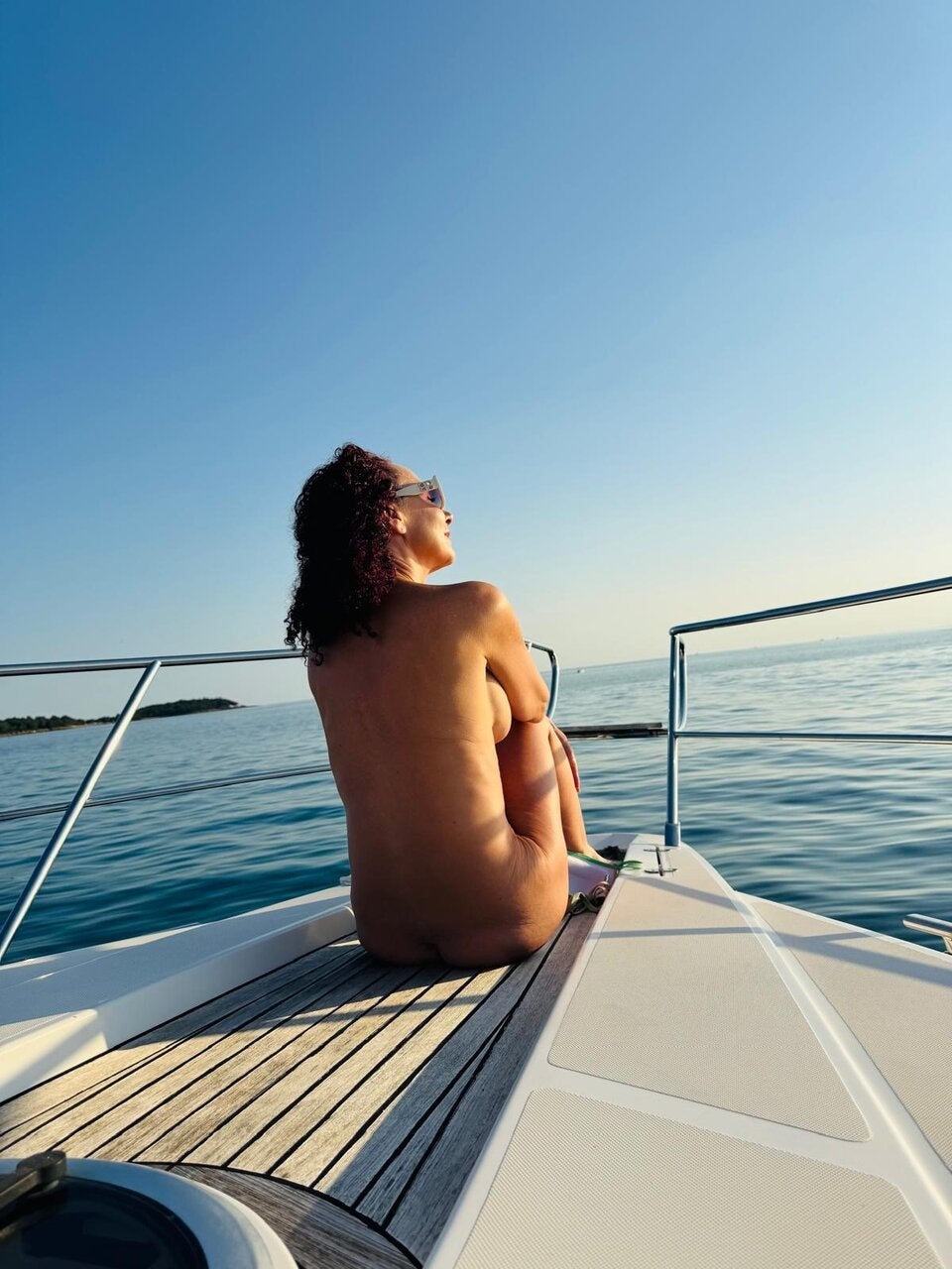 Mausi Lugner zeigt ihren Traumkörper.