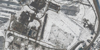 Neue Bilder zeigen, wie Russland Truppen verschiebt