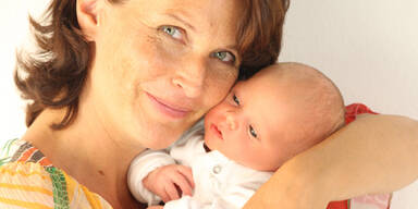 Maya Hakvoort im Babyglück