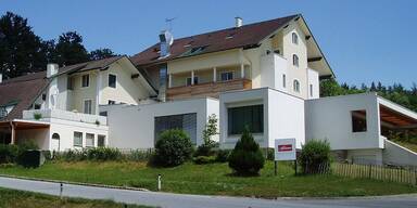 Wanderer rasten jetzt bei "VinziRast"