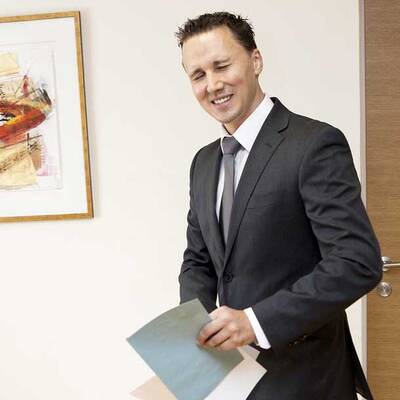 Hier gibt Ingrid Felipe von den Grünen ihre Stimme ab