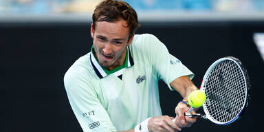 Medwedew st&ouml;&szlig;t ins AO-Viertelfinale vor