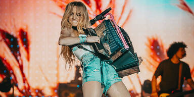 Melissa Naschenweng rockt die Brunner Wiesn Eröffnung