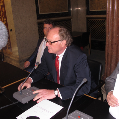  Alfons Mensdorff-Pouilly entschlägt sich bei fast allen Fragen.