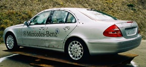 Mercedes S Class Guard nach Beschuss