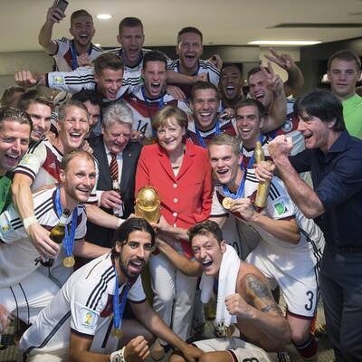 Kabinenparty mit Merkel & Rihanna