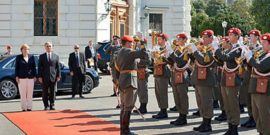 Euro-Gipfel mit Oper und Sachertorte