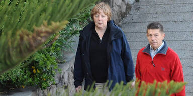 Merkel total abgekämpft im Italien-Urlaub