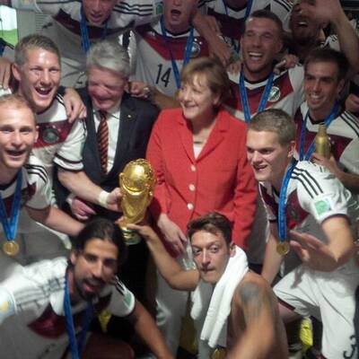 Kabinenparty mit Merkel & Rihanna