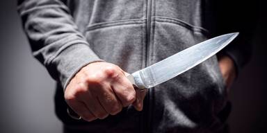 Syrer attackiert  24-J&auml;hrigen mit Messer
