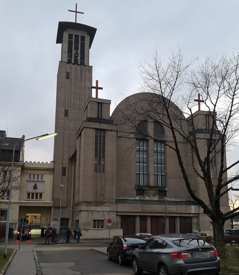 Messer-Mord in Wiener Pfarrheim: Frau mit Gemüsemesser erstochen