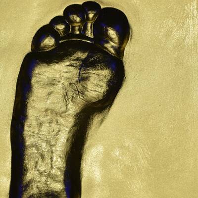 Juwelier vergoldet Messis linken Fuß