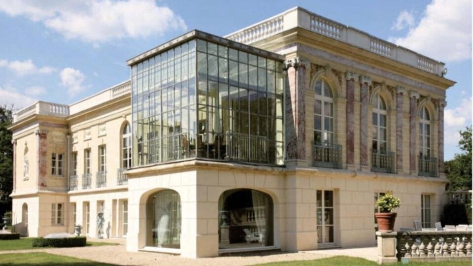 Hier eine Seitenansicht des Schlosses.