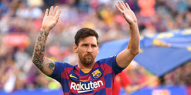 Lionel Messi winkt den Fans zu