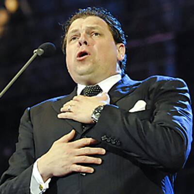 Rihanna - Queen of Downloads