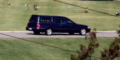 Michael Jackson: Der Sarg wird im Leichencenter ins Staples Center gebracht