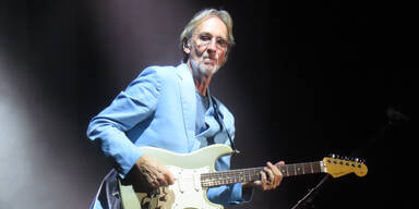 Mike and the Mechanics: Hit-Feuerwerk mit H&uuml;ft-Bruch