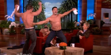 Miley Cyrus amüsiert sich mit Strippern 