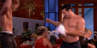 Miley Cyrus amüsiert sich mit Strippern 