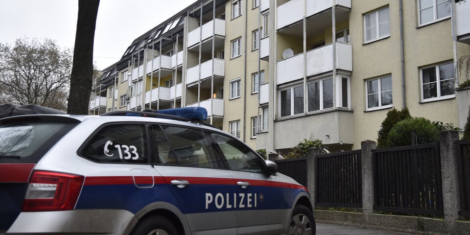 Mit Messer bewaffnete Frau bei Polizeieinsatz in Wien erschossen  Dame soll Pflegerin attackiert haben