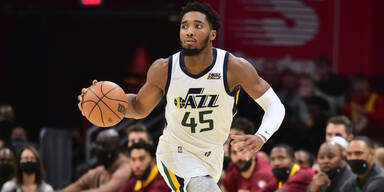 All-Star Mitchell gl&auml;nzt bei Utahs Zittersieg