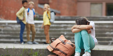 Weiterer Teenie Angriff: 12-J&auml;hrige von Mitsch&uuml;lerin verpr&uuml;gelt