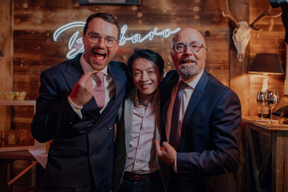 Barbaros mit La Hong