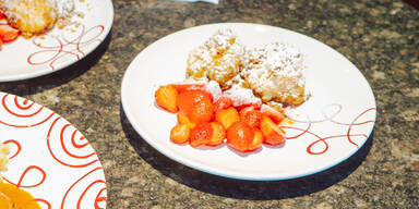 Die weltbesten Topfenknödel mit Erdbeerröster