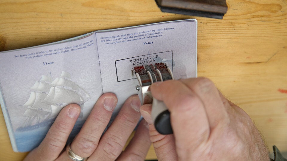 Visum: Besucher erhalten sogar einen Einreisestempel