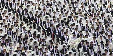 Sekte feiert Massenhochzeit