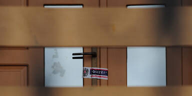 Mann ersticht Ehefrau und erhängt sich