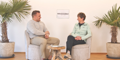 Starte kraftvoll in den Tag, mit einem Mini-Workout, aber Maxi-Effekt