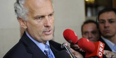 Moser will Schritte bei den Kassen sehen