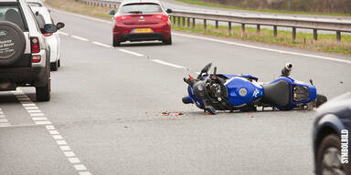 Umgest&uuml;rztes Motorrad