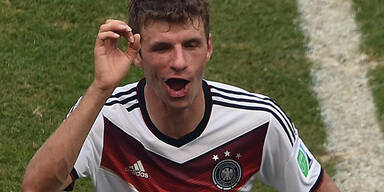 Triplepack: Deutsche bejubeln Thomas Müller