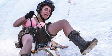 Nackt-Rodelrennen: "Wer friert, verliert!"